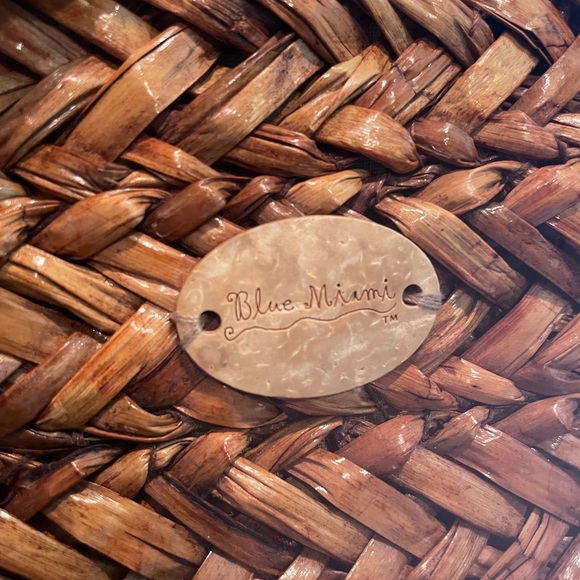 Make a Statement with Our Vintage Blue Miami Weaved Satchel Purse - Picture 3 of 8